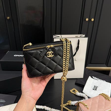 シャネル chanel クロスボディ サフィアーノレザー かわいい コピー レデイース ファッション 通販 佐川急便 カードケース ラウンドファスナー 彼女へのプレゼント 白黒 ショルダーバッグ 安全 人気 高级 