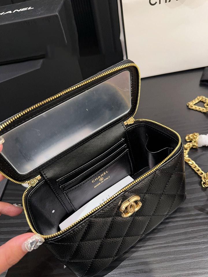 シャネル chanel クロスボディ サフィアーノレザー かわいい コピー レデイース ファッション 通販 佐川急便 カードケース ラウンドファスナー 彼女へのプレゼント 白黒 ショルダーバッグ 安全 人気 高级 