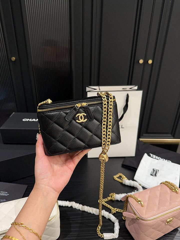 シャネル chanel クロスボディ サフィアーノレザー かわいい コピー レデイース ファッション 通販 佐川急便 カードケース ラウンドファスナー 彼女へのプレゼント 白黒 ショルダーバッグ 安全 人気 高级 