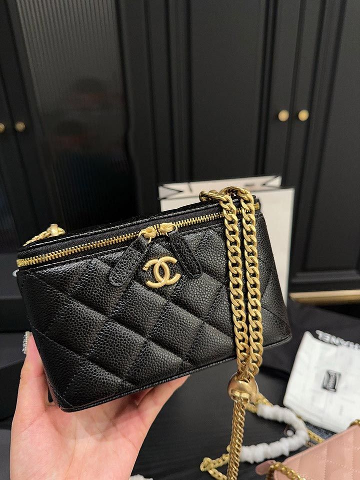 シャネル chanel クロスボディ サフィアーノレザー かわいい コピー レデイース ファッション 通販 佐川急便 カードケース ラウンドファスナー 彼女へのプレゼント 白黒 ショルダーバッグ 安全 人気 高级 