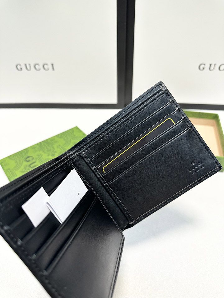 GUCCI 二つ折り財布 プレゼント