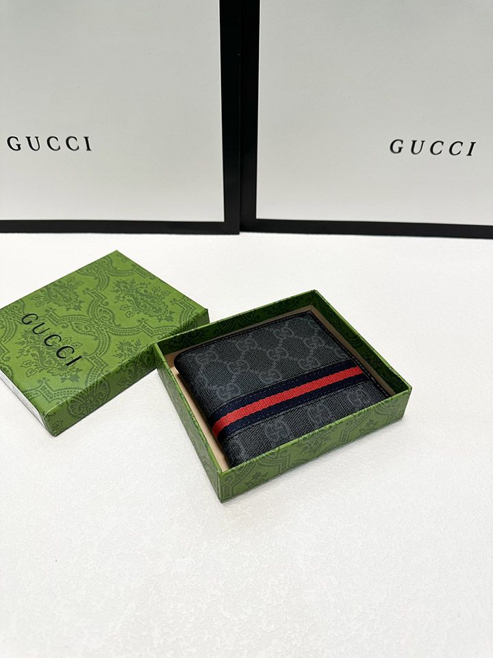 GUCCI 二つ折り財布 ブラック